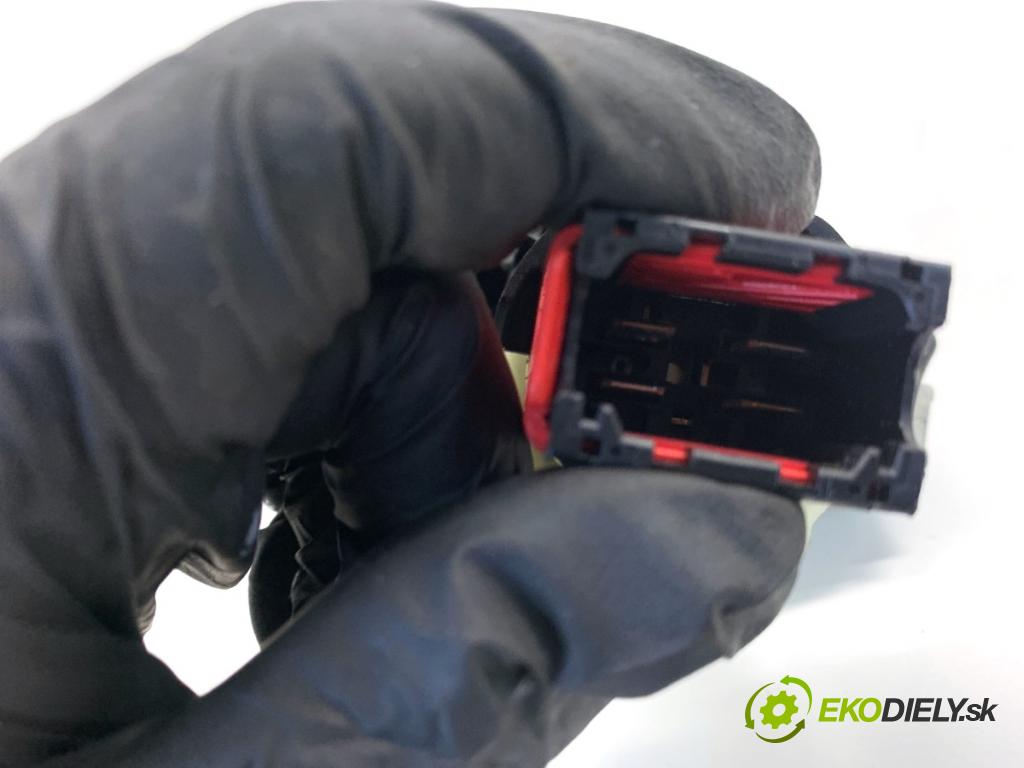 NISSAN MICRA K14 liftback 2020 74 kW 1.0 IG-T 100 999 spinačka 285916400R (Spínacia skrinka)