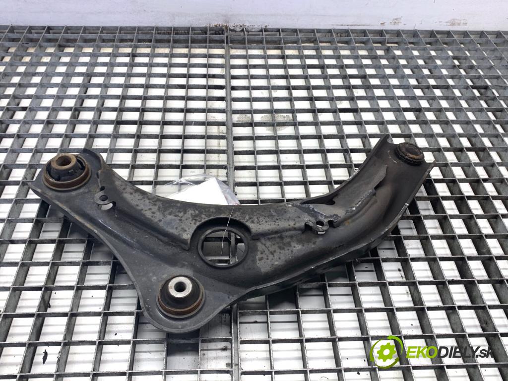 NISSAN MICRA K14 liftback 2020 74 kW 1.0 IG-T 100 999 Rameno pravy predný