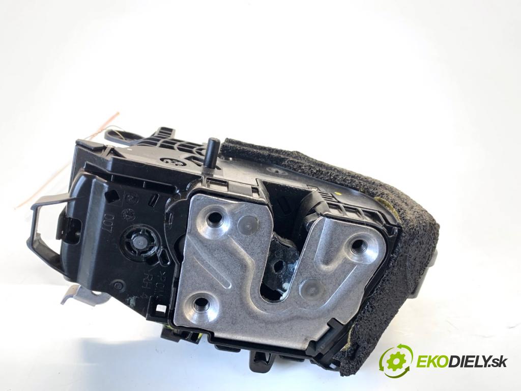 NISSAN MICRA K14 liftback 2020 74 kW 1.0 IG-T 100 999 zámok Dvere pravy zad 825005FA0A