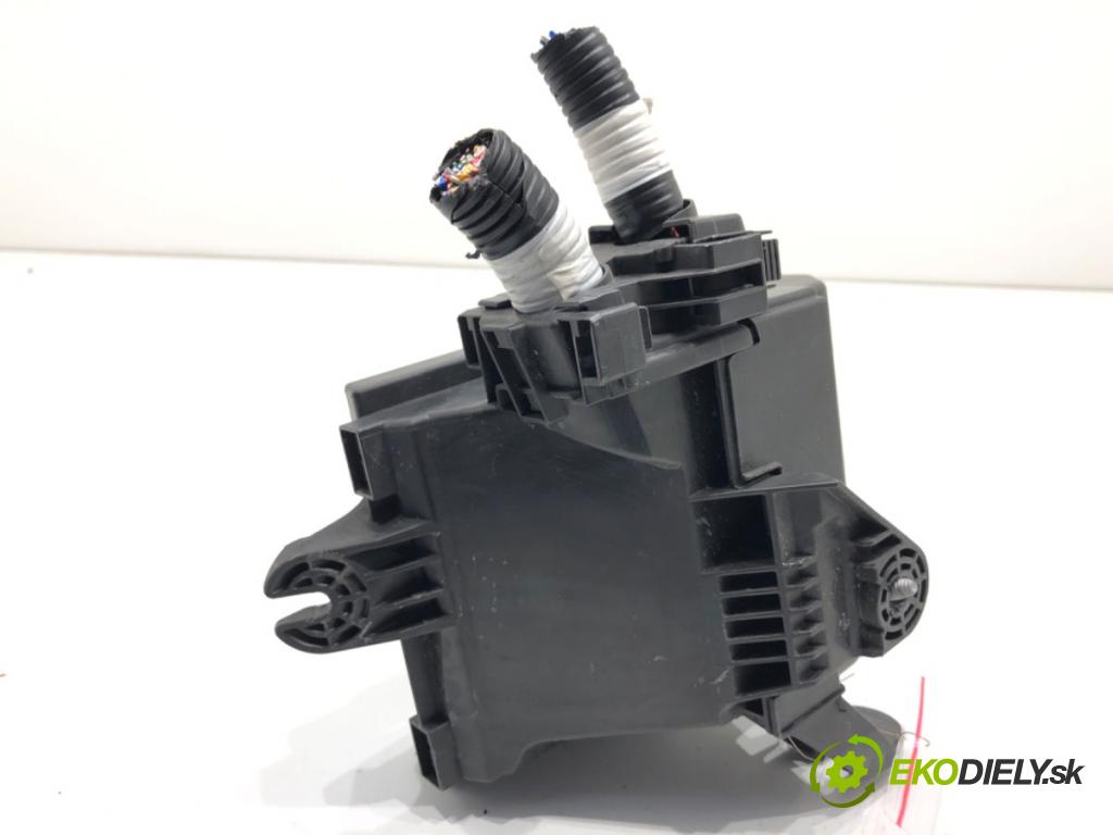 NISSAN MICRA K14 liftback 2020 74 kW 1.0 IG-T 100 999 skříňka poistková  (Pojistková skříňka)