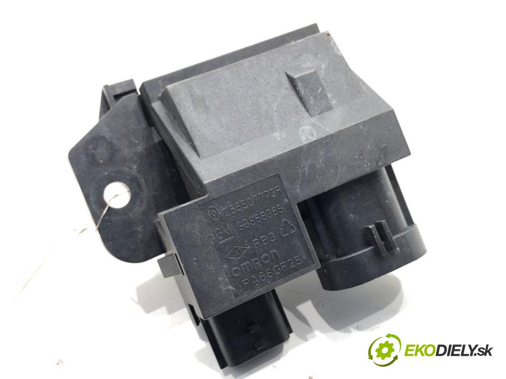 NISSAN MICRA K14 liftback 2020 74 kW 1.0 IG-T 100 999 Modul ventilátora 255507773R