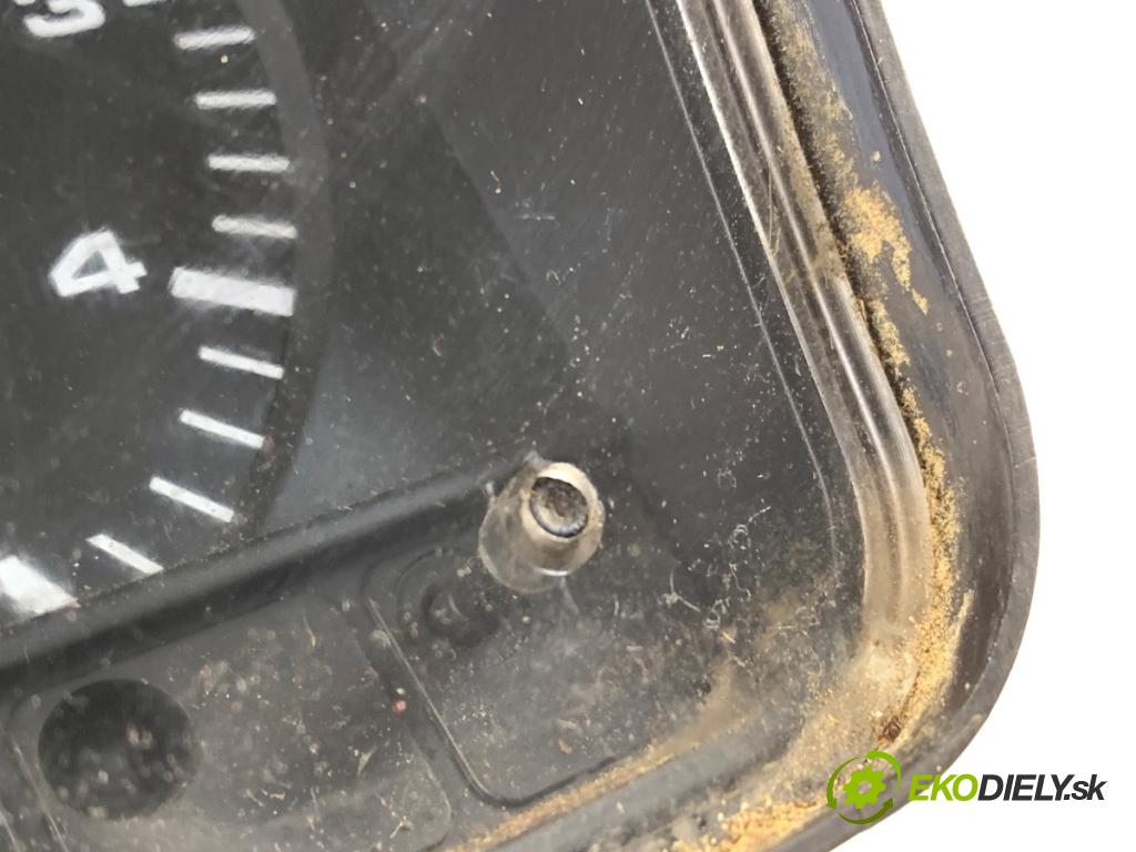 VW TRANSPORTER T4 Skrzynia 1993 44 kW 1.9 D 1896 Prístrojovka 357919059AC (Prístrojová doska)