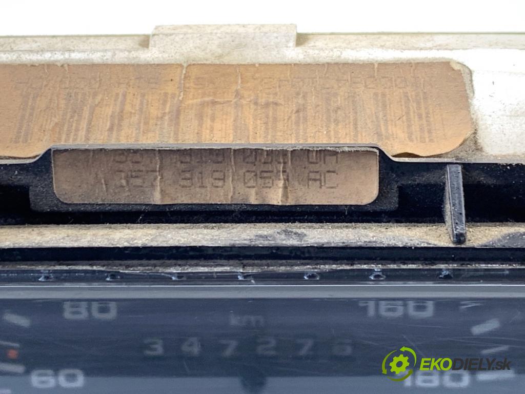 VW TRANSPORTER T4 Skrzynia 1993 44 kW 1.9 D 1896 Prístrojovka 357919059AC (Prístrojová doska)