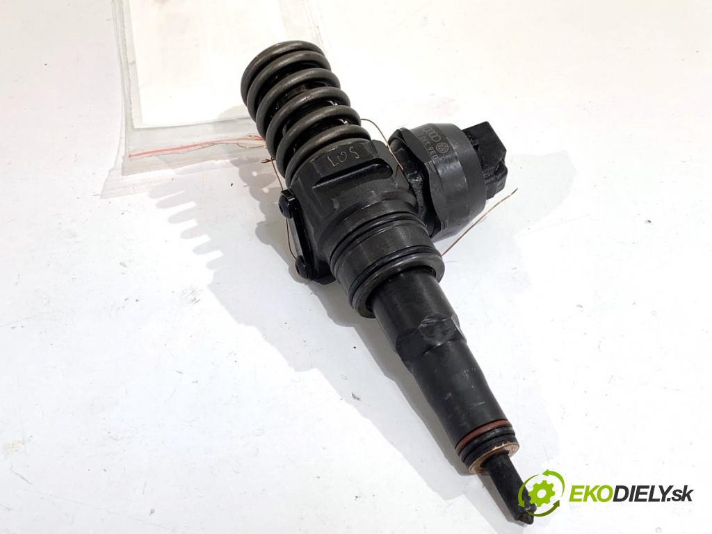 AUDI A3 8P liftback 2005 77 kW 1.9 TDI 1896 Vstrekovač 038130073AG (Vstrekovač paliva)