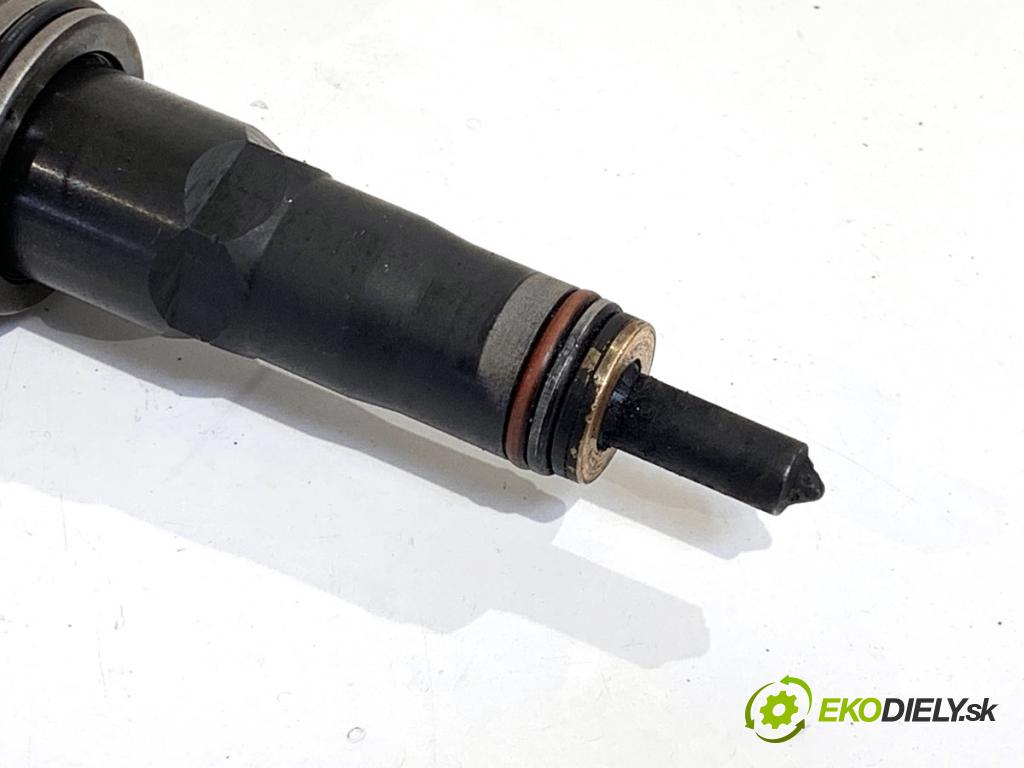 AUDI A3 8P liftback 2005 77 kW 1.9 TDI 1896 Vstrekovač 038130073AG (Vstrekovač paliva)