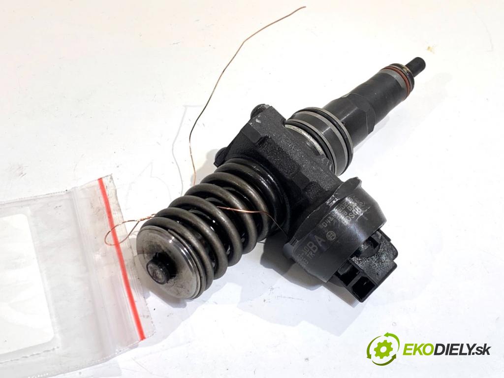 AUDI A3 8P liftback 2005 77 kW 1.9 TDI 1896 Vstrekovač 038130073AG (Vstrekovač paliva)