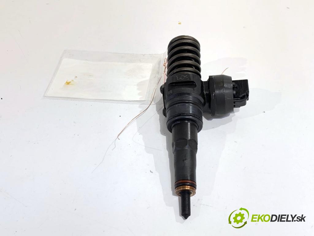 AUDI A3 8P liftback 2005 77 kW 1.9 TDI 1896 Vstrekovač 038130073AG (Vstrekovač paliva)