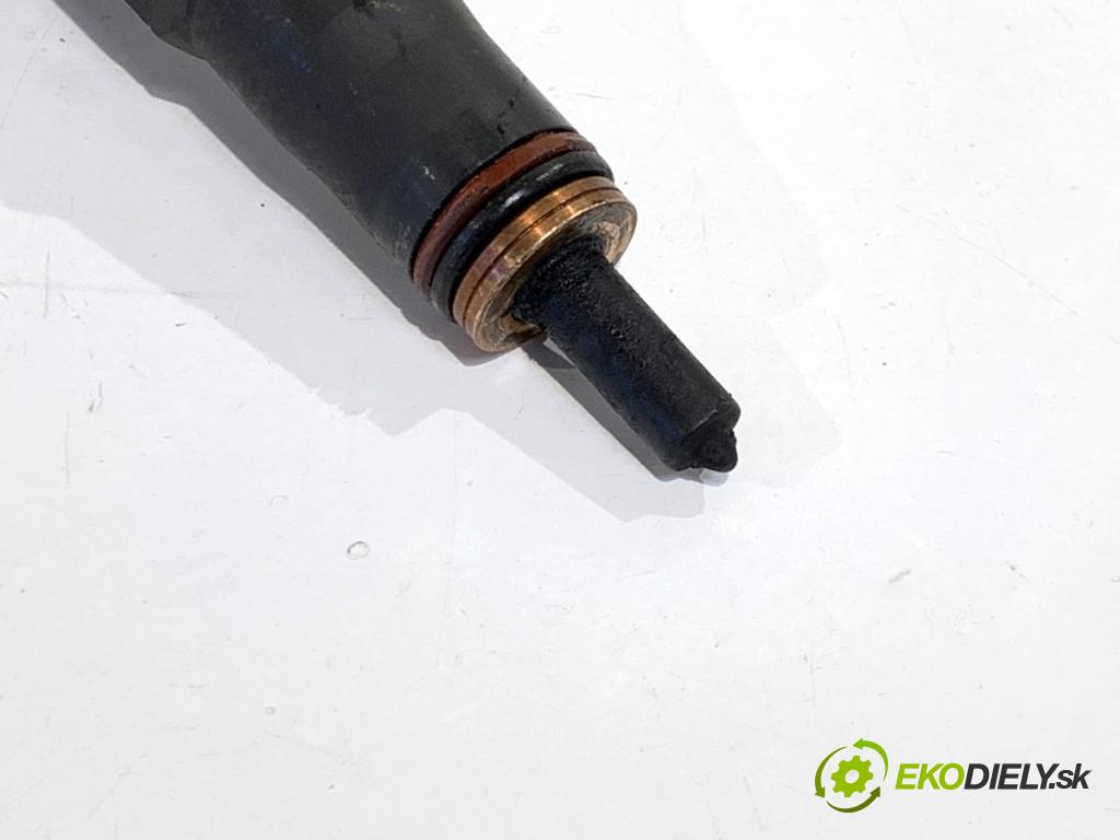 AUDI A3 8P liftback 2005 77 kW 1.9 TDI 1896 Vstrekovač 038130073AG (Vstrekovač paliva)