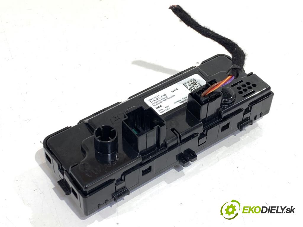 CUPRA FORMENTOR SUV 2023 228 kW 2.0 TSI 4Drive 1984 Panel ovládania kúrenia 11A907049 (Prepínacie páčky pod volantom)