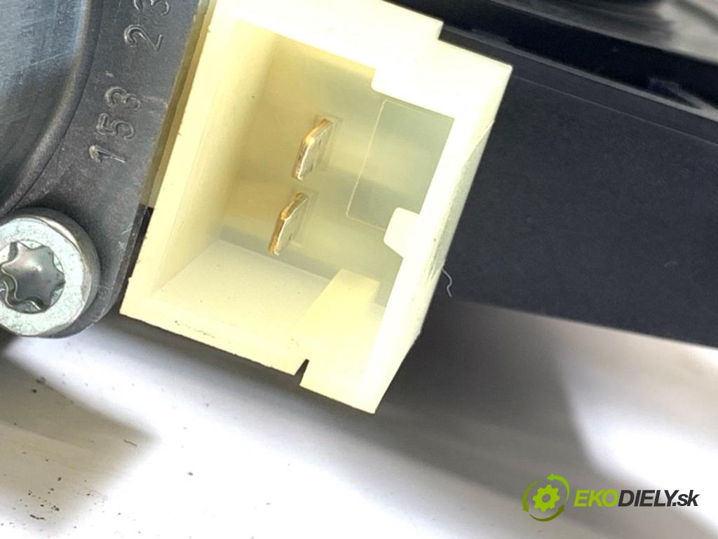 CUPRA FORMENTOR SUV 2023 228 kW 2.0 TSI 4Drive 1984 mechanismus okna pravý přední část 5FF837462C