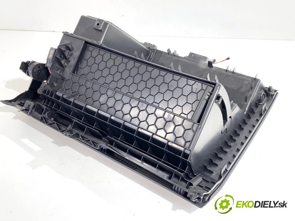 CUPRA FORMENTOR SUV 2023 228 kW 2.0 TSI 4Drive 1984 Priehradka, kastlík spolujazdca 5FB857095J (Priehradka (kastlík))