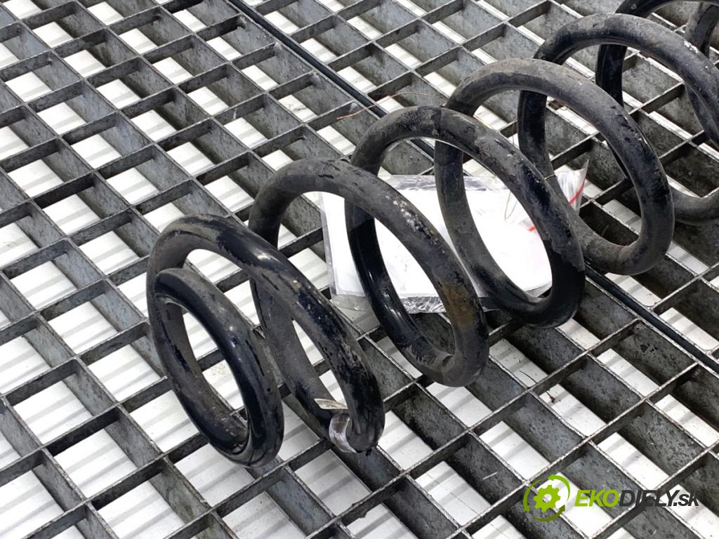 CUPRA FORMENTOR SUV 2023 228 kW 2.0 TSI 4Drive 1984 pružina zadní část 5Q0511115 (Klika dveří ostatní)