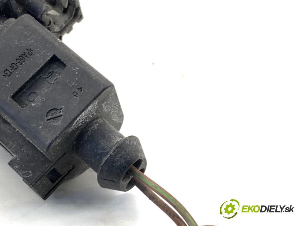 CUPRA FORMENTOR SUV 2023 228 kW 2.0 TSI 4Drive 1984 zámok kapoty predný pravy 5FF823509A