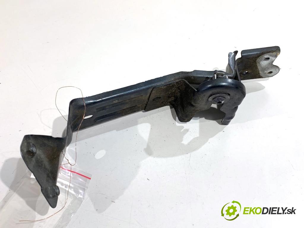 CUPRA FORMENTOR SUV 2023 228 kW 2.0 TSI 4Drive 1984 držák blatníka pravý 5FF821168B