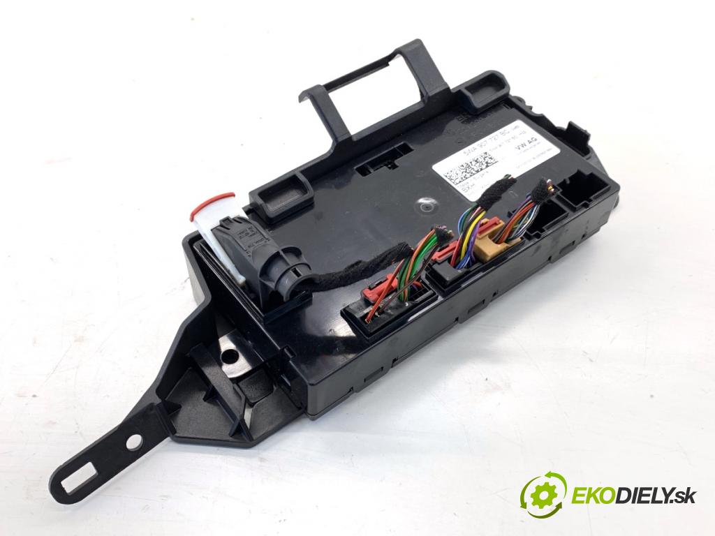 CUPRA FORMENTOR SUV 2023 228 kW 2.0 TSI 4Drive 1984 modul klimatizace 5WA907727BC (Klika dveří ostatní)