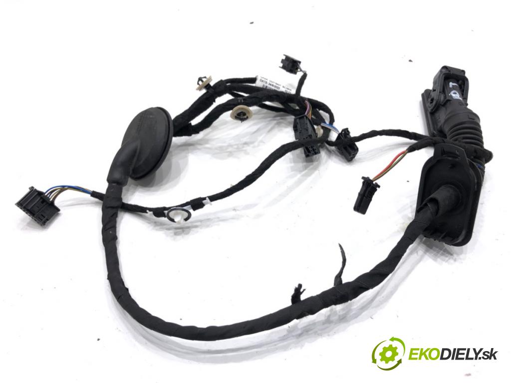 CUPRA FORMENTOR SUV 2023 228 kW 2.0 TSI 4Drive 1984 káblovačka dveře zadní část pravý 