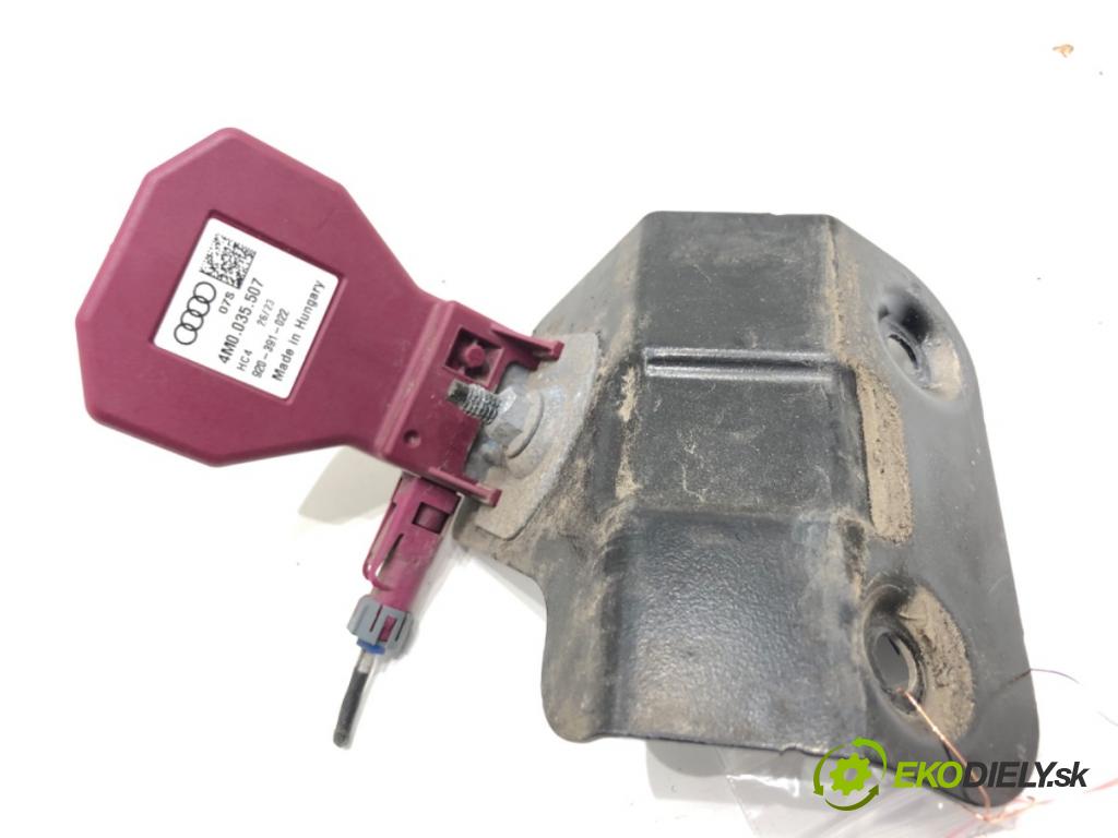 CUPRA FORMENTOR SUV 2023 228 kW 2.0 TSI 4Drive 1984 zesilovač Antenní: 4M0035507 (Zesilovač)