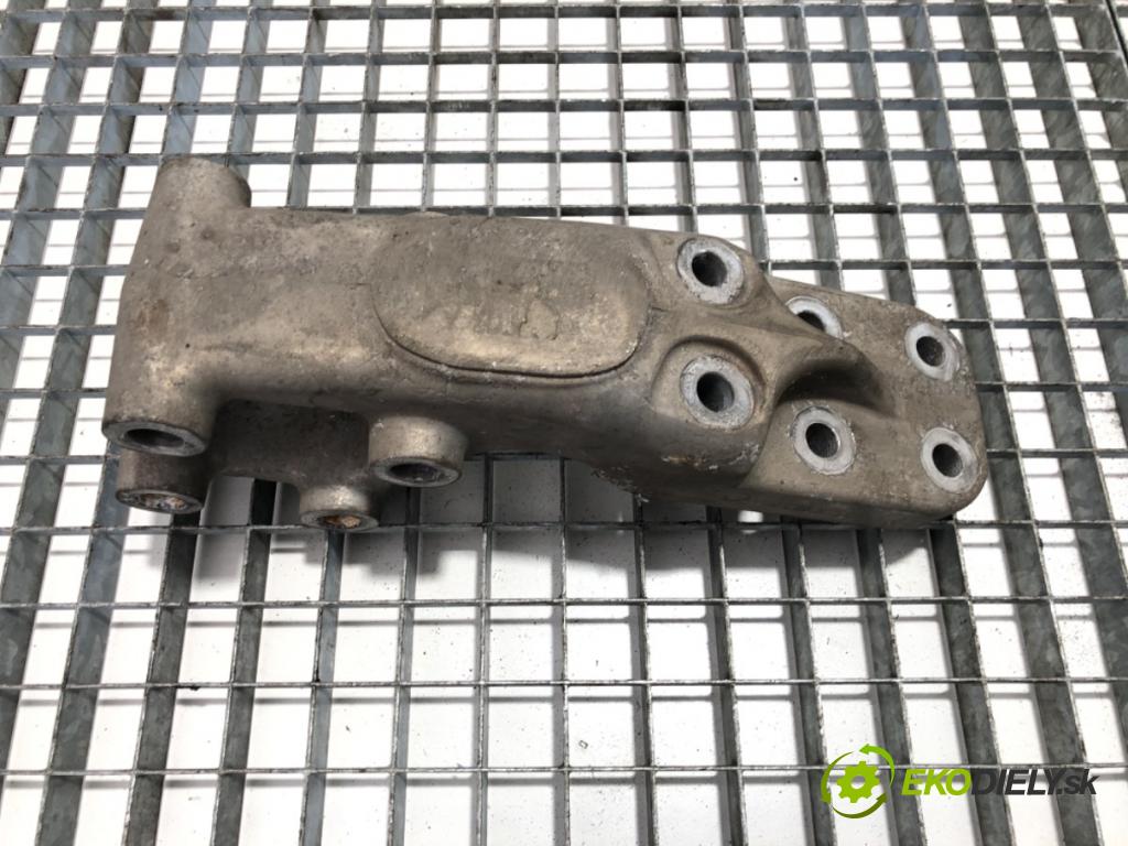 RENAULT TRUCKS T Platforma / podwozie 2020 338 kW T460 338 kW [460 KM] olej napędowy 2013 - 2022 10837 držiak kabína pravy 22383055