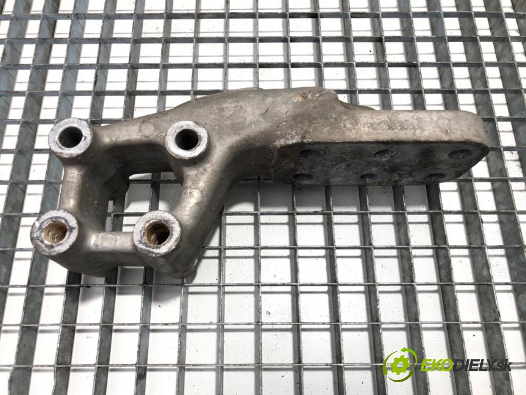 RENAULT TRUCKS T Platforma / podwozie 2020 338 kW T460 338 kW [460 KM] olej napędowy 2013 - 2022 10837 držiak kabína pravy 22383055