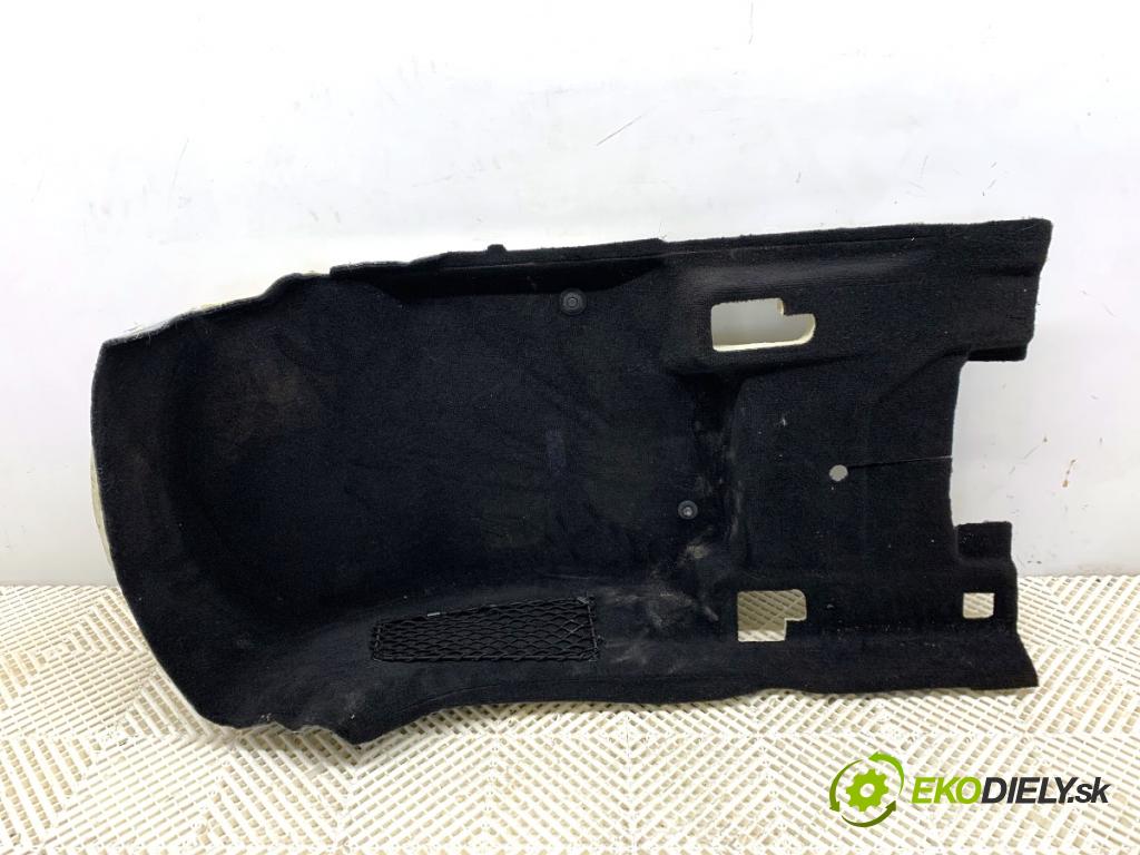 MERCEDES-BENZ GLE SUV 2020 180 kW GLE 300 d 4-matic (167.119) 1950 koberec KRYTINA: přední část pravý A1676801800