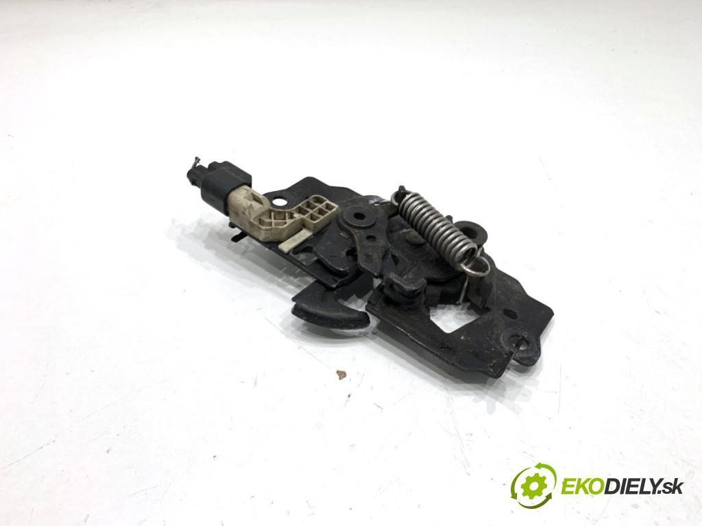 FORD KUGA II SUV 2014 120 kW 2.0 TDCi 4x4 1997 zámok kapoty predný 