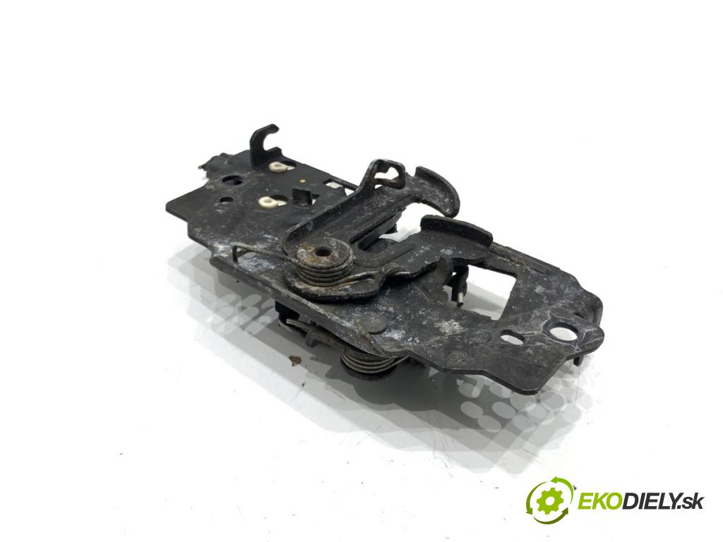 FORD KUGA II SUV 2014 120 kW 2.0 TDCi 4x4 1997 zámok kapoty predný