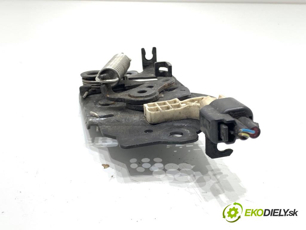 FORD KUGA II SUV 2014 120 kW 2.0 TDCi 4x4 1997 zámok kapoty predný