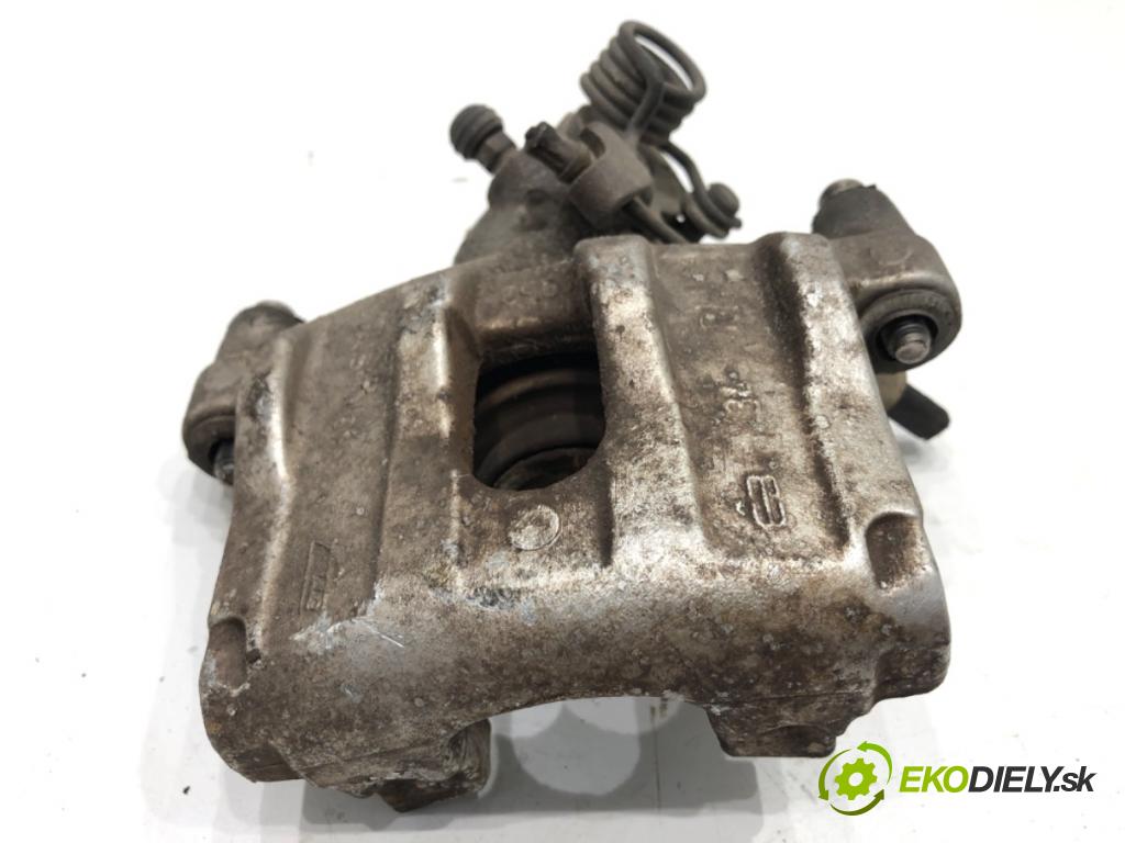 FORD KUGA II SUV 2014 120 kW 2.0 TDCi 4x4 1997 Brzdič strmeň pravy zad 