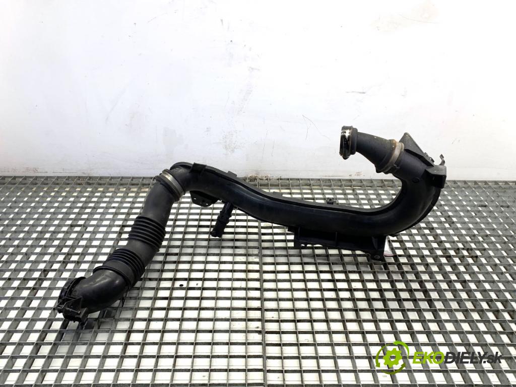 FORD KUGA II SUV 2014 120 kW 2.0 TDCi 4x4 1997 Rúra vzduchu P4D7C