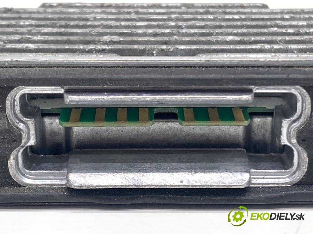 FORD KUGA II SUV 2014 120 kW 2.0 TDCi 4x4 1997 měnič XENON 89089352 (Řídící jednotka xenonu)