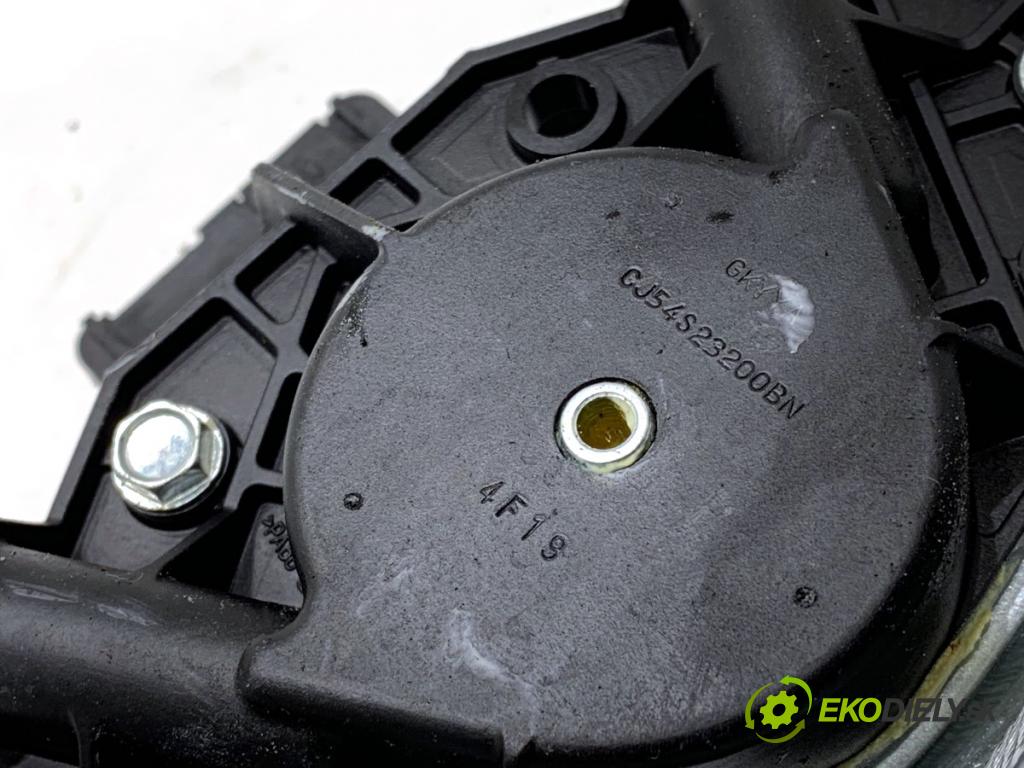 FORD KUGA II SUV 2014 120 kW 2.0 TDCi 4x4 1997 Mechanizmus okna pravy predný