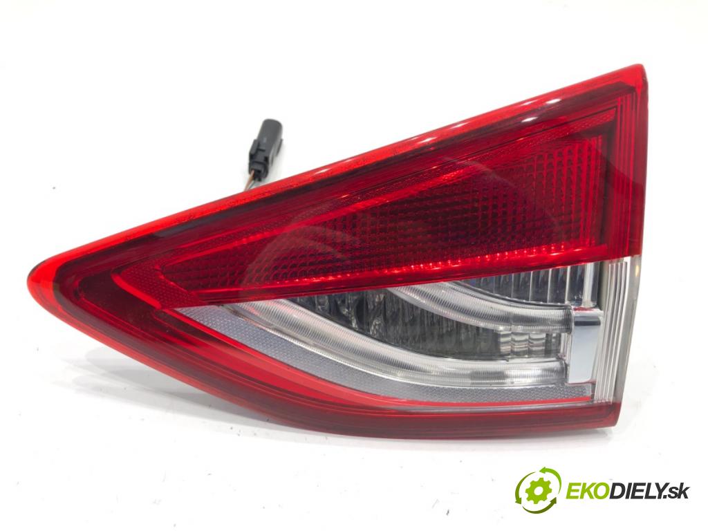 FORD KUGA II SUV 2014 120 kW 2.0 TDCi 4x4 1997 Svetlo zad pravá vnútorná CV4413A602BG (Kľučka dverí ostatné)