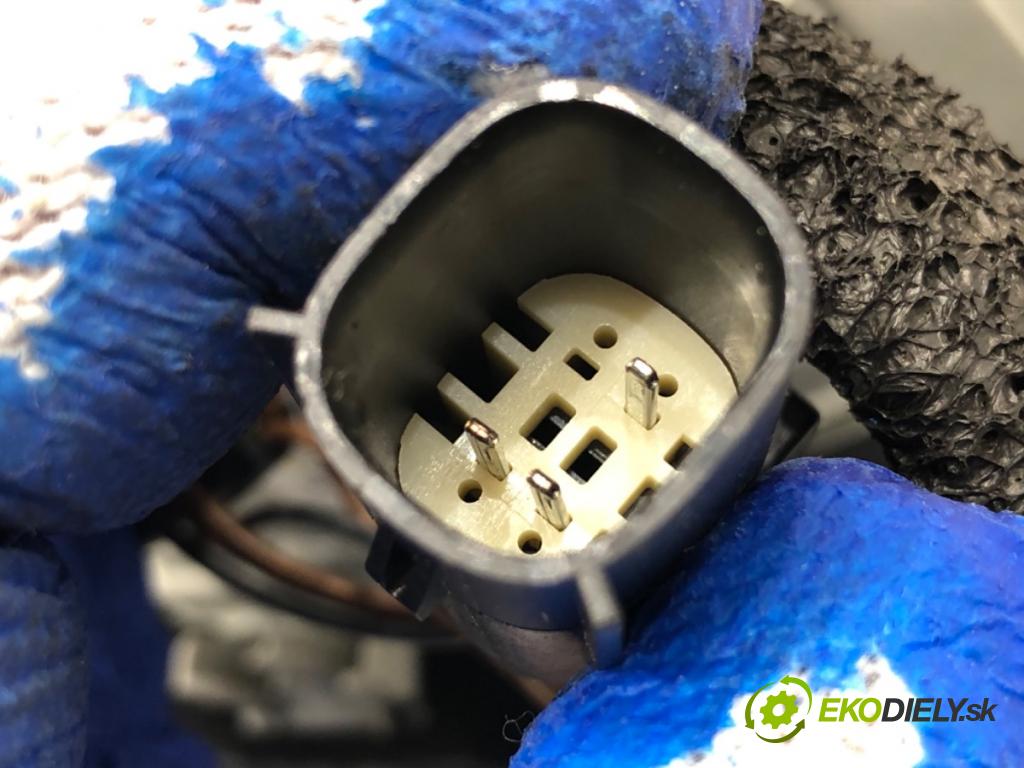 FORD KUGA II SUV 2014 120 kW 2.0 TDCi 4x4 1997 Svetlo zad pravá vnútorná CV4413A602BG (Kľučka dverí ostatné)