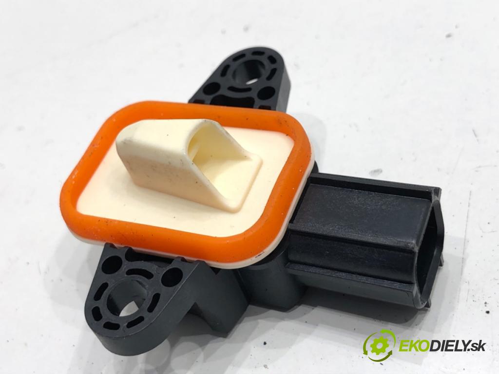 FORD KUGA II SUV 2014 120 kW 2.0 TDCi 4x4 1997 Snímač nárazu F2GT-14C676-AA (Snímač nárazu)