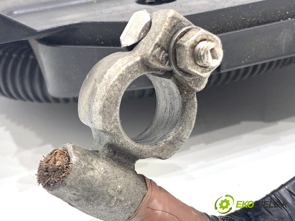 FORD KUGA II SUV 2014 120 kW 2.0 TDCi 4x4 1997 svorka plus AV6T-14A067-BC