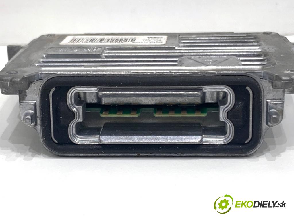 FORD KUGA II SUV 2014 120 kW 2.0 TDCi 4x4 1997 měnič XENON 89089352 (Řídící jednotka xenonu)