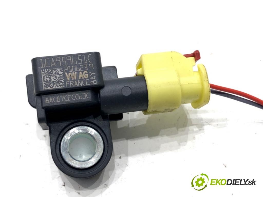 CUPRA FORMENTOR SUV 2023 228 kW 2.0 TSI 4Drive 1984 snímač nárazu 1EA959651C (Snímač nárazu)