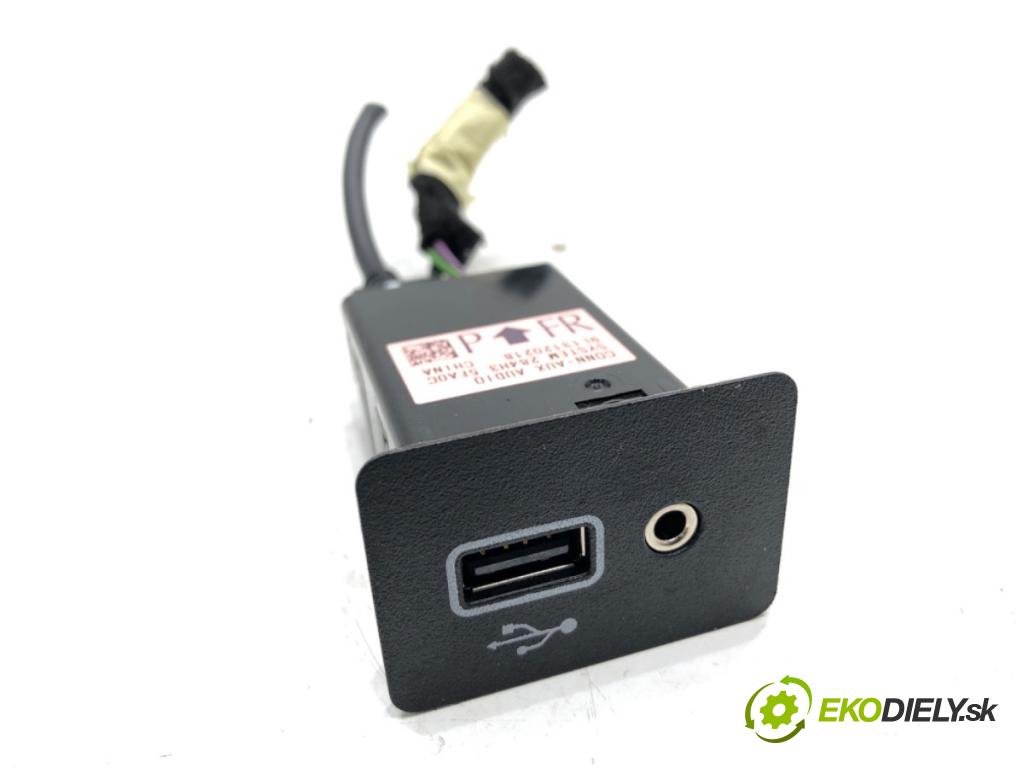 NISSAN MICRA K14 liftback 2020 74 kW 1.0 IG-T 100 999 HNÍZDO: USB 284H35FA0C