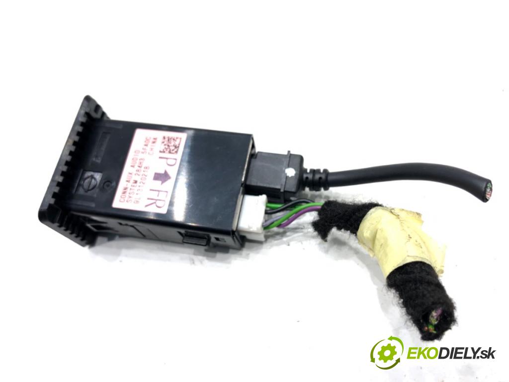 NISSAN MICRA K14 liftback 2020 74 kW 1.0 IG-T 100 999 HNÍZDO: USB 284H35FA0C