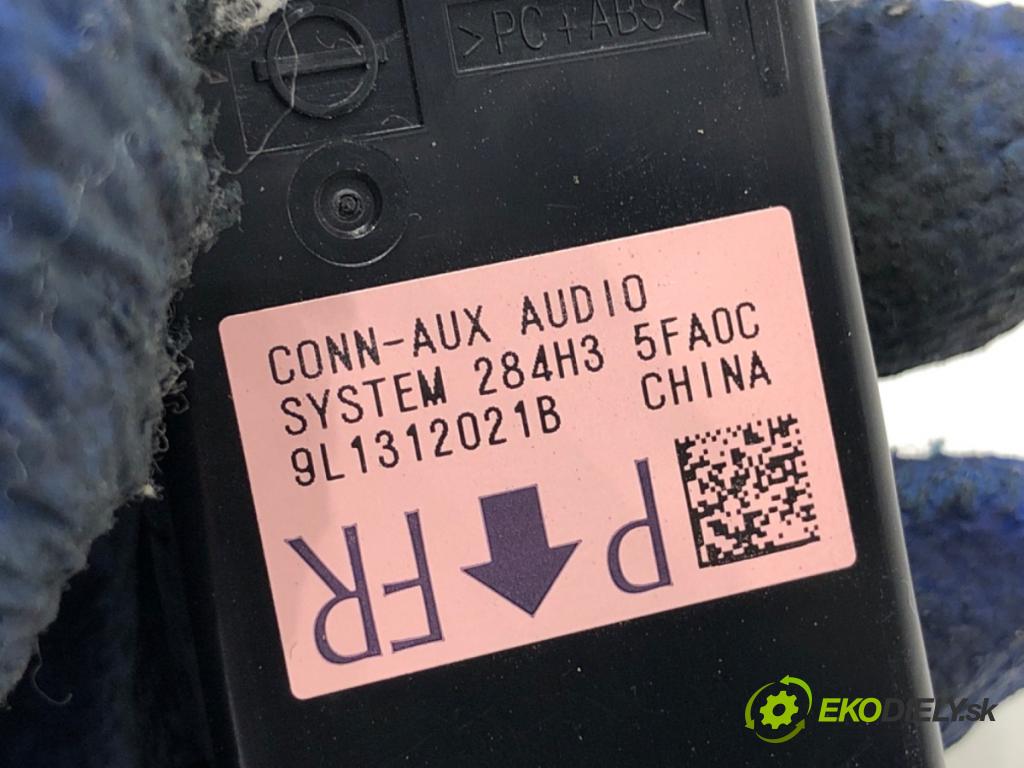 NISSAN MICRA K14 liftback 2020 74 kW 1.0 IG-T 100 999 HNÍZDO: USB 284H35FA0C