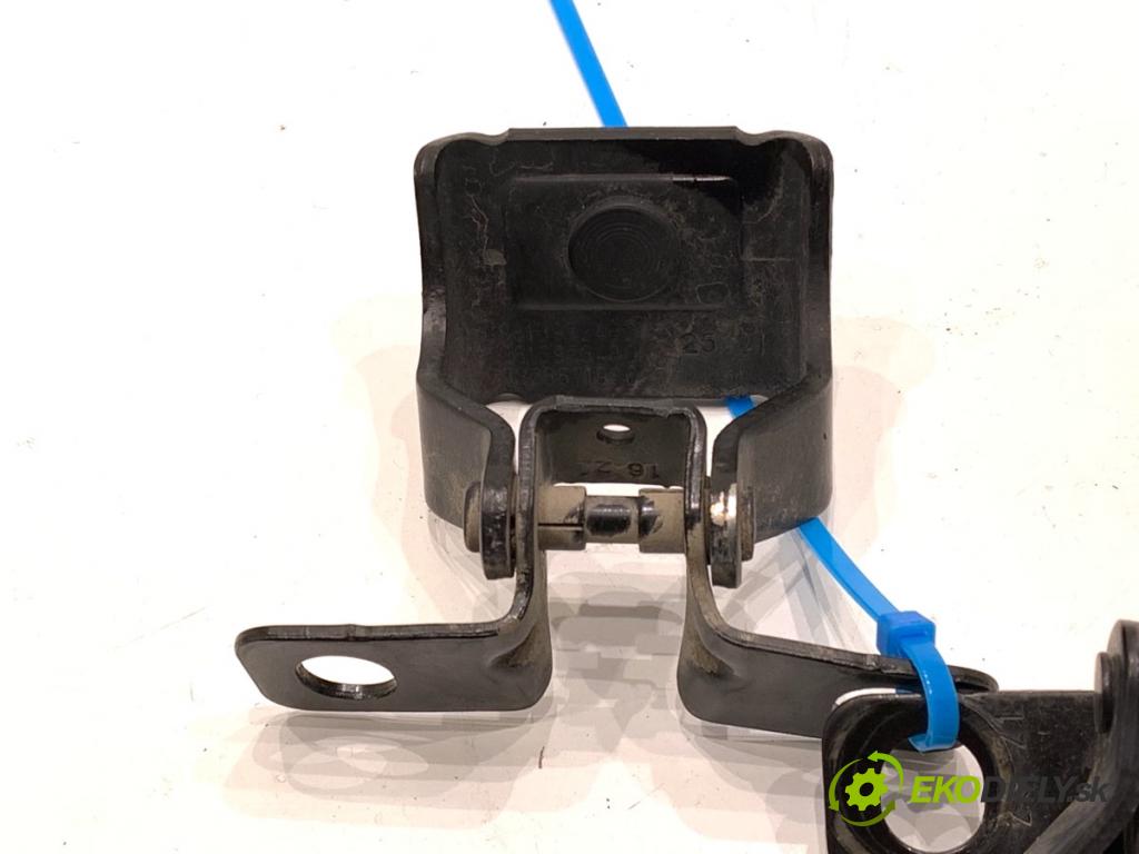 PEUGEOT 3008 SUV 2021 147 kW Hybrid4 (M45GBU) 1598 závesky dverí zad 9813972480