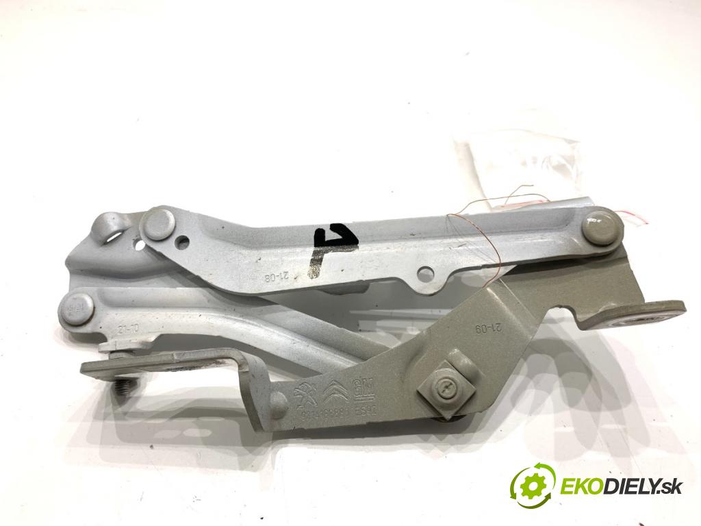 PEUGEOT 3008 SUV 2021 147 kW Hybrid4 (M45GBU) 1598 závěs kapoty pravý přední část 9814188880