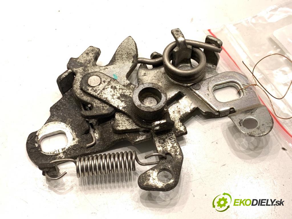 PEUGEOT 3008 SUV 2021 147 kW Hybrid4 (M45GBU) 1598 zámok kapoty predný 1690023