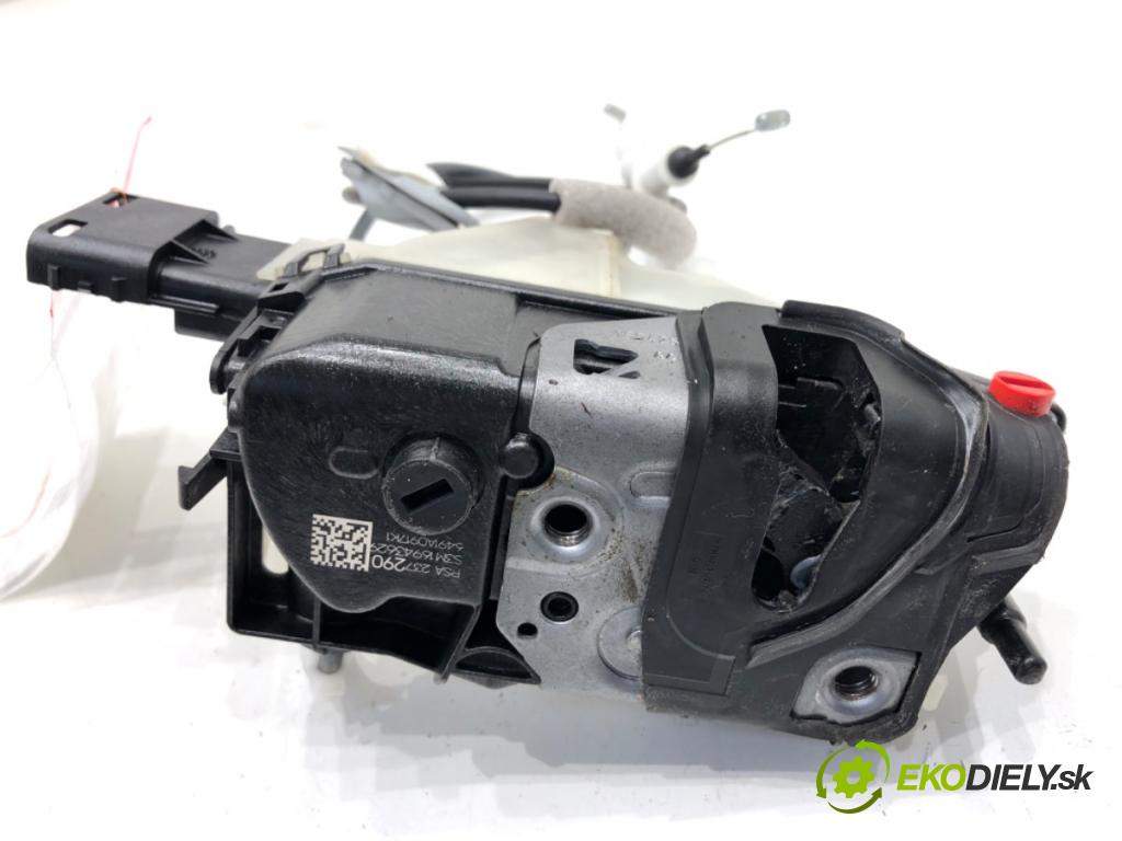 PEUGEOT 3008 SUV 2021 147 kW Hybrid4 (M45GBU) 1598 zámok Dvere pravy zad 237290