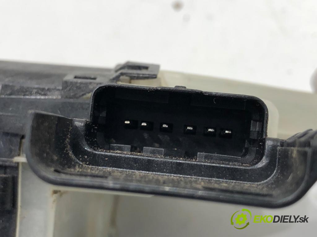 PEUGEOT 3008 SUV 2021 147 kW Hybrid4 (M45GBU) 1598 zámok Dvere ľavy zad 237291