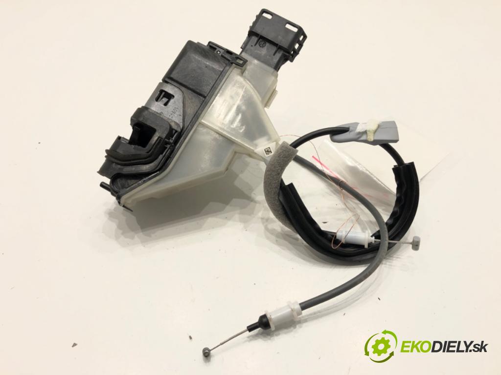 PEUGEOT 3008 SUV 2021 147 kW Hybrid4 (M45GBU) 1598 zámok Dvere pravy predný PSA104234