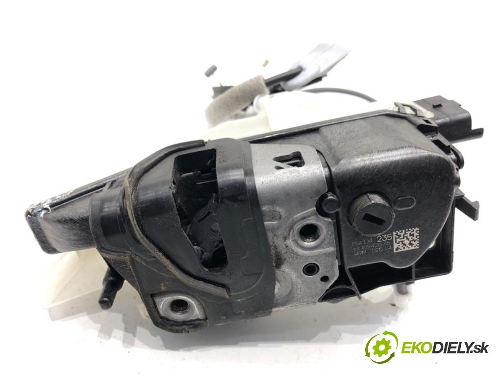 PEUGEOT 3008 SUV 2021 147 kW Hybrid4 (M45GBU) 1598 zámok Dvere ľavy predný 104235