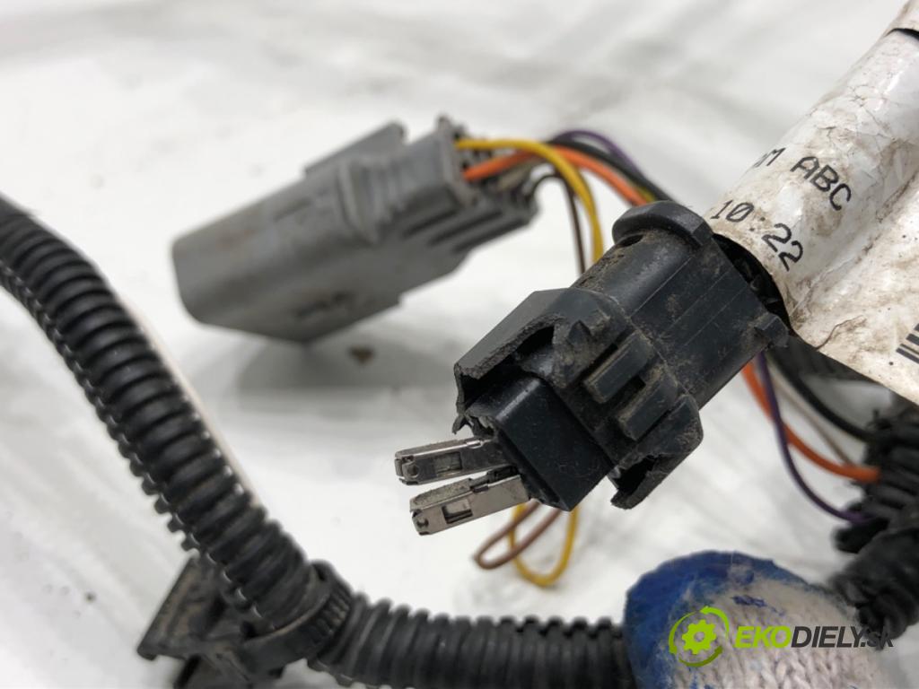 PEUGEOT 3008 SUV 2021 147 kW Hybrid4 (M45GBU) 1598 Káblovačka PDC zad