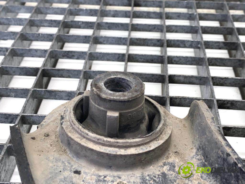 PEUGEOT 3008 SUV 2021 147 kW Hybrid4 (M45GBU) 1598 Rameno ľavy predný