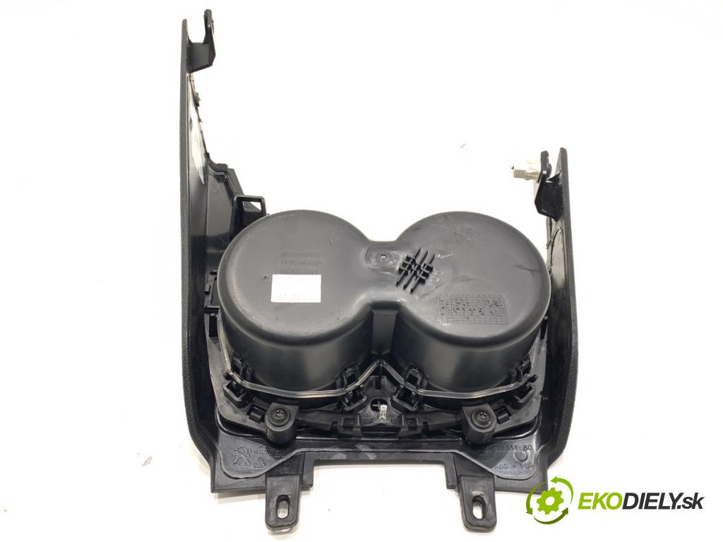 PEUGEOT 3008 SUV 2021 147 kW Hybrid4 (M45GBU) 1598 Držiak na nápoje 9810059177 (Držiak (úchyt) na nápoje)